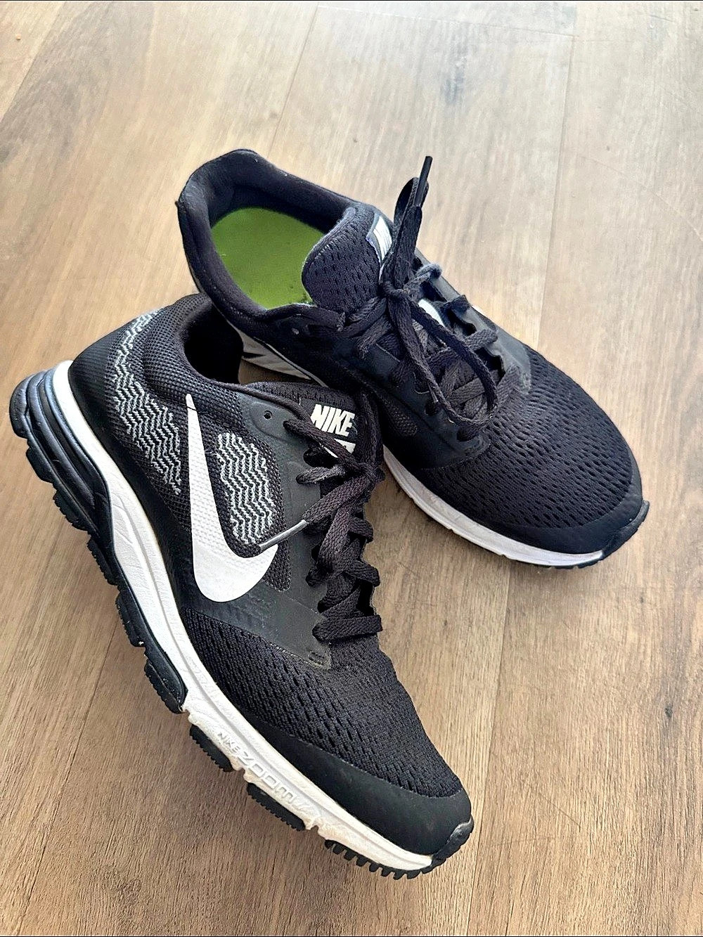 Nike Black & White US 7.5 Athletic Shoes